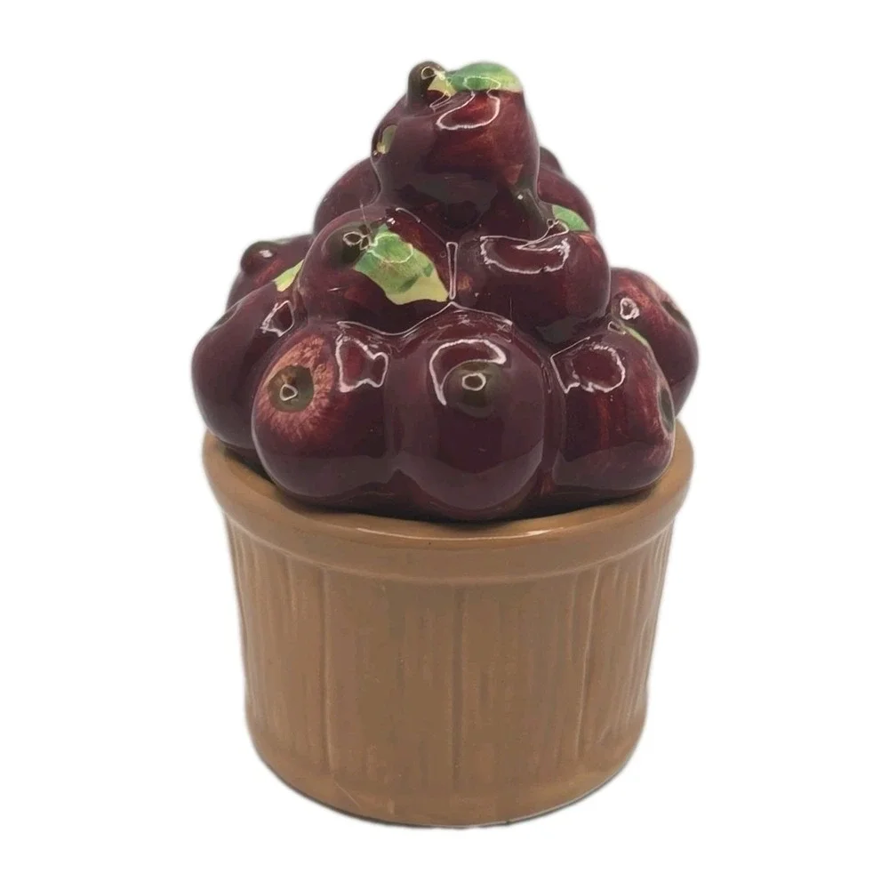 Cracker Barrel Collectables Apples & Basket Salt & Pepper Shakers Set NIB U260
